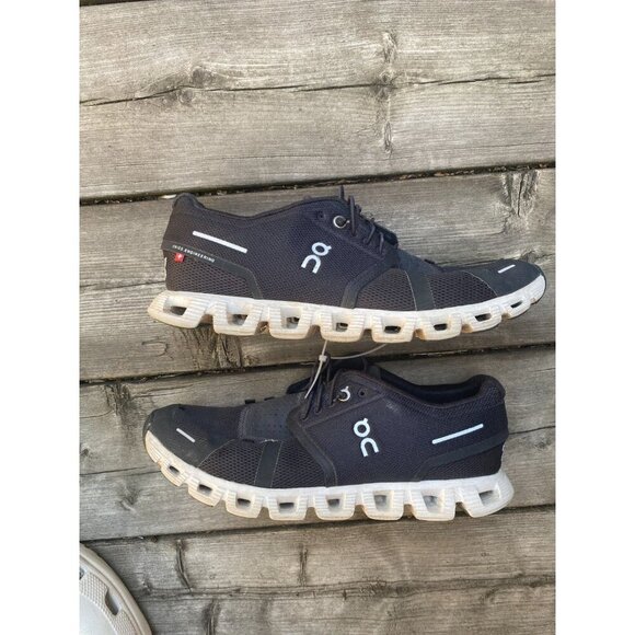 On Running Cloud 5 Women’s Size 9 B ‘Black/White’ Running Shoes 59.98904 - Picture 4 of 8